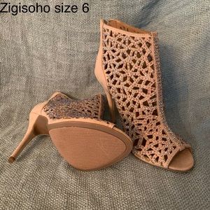 Zigisoho heels excellent used condition